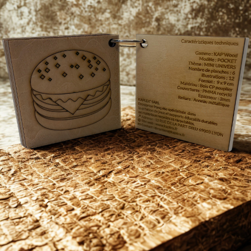 Contenu KAP’Wood Pocket Mini Univers : anneau, couvertures PMMA, pages en bois